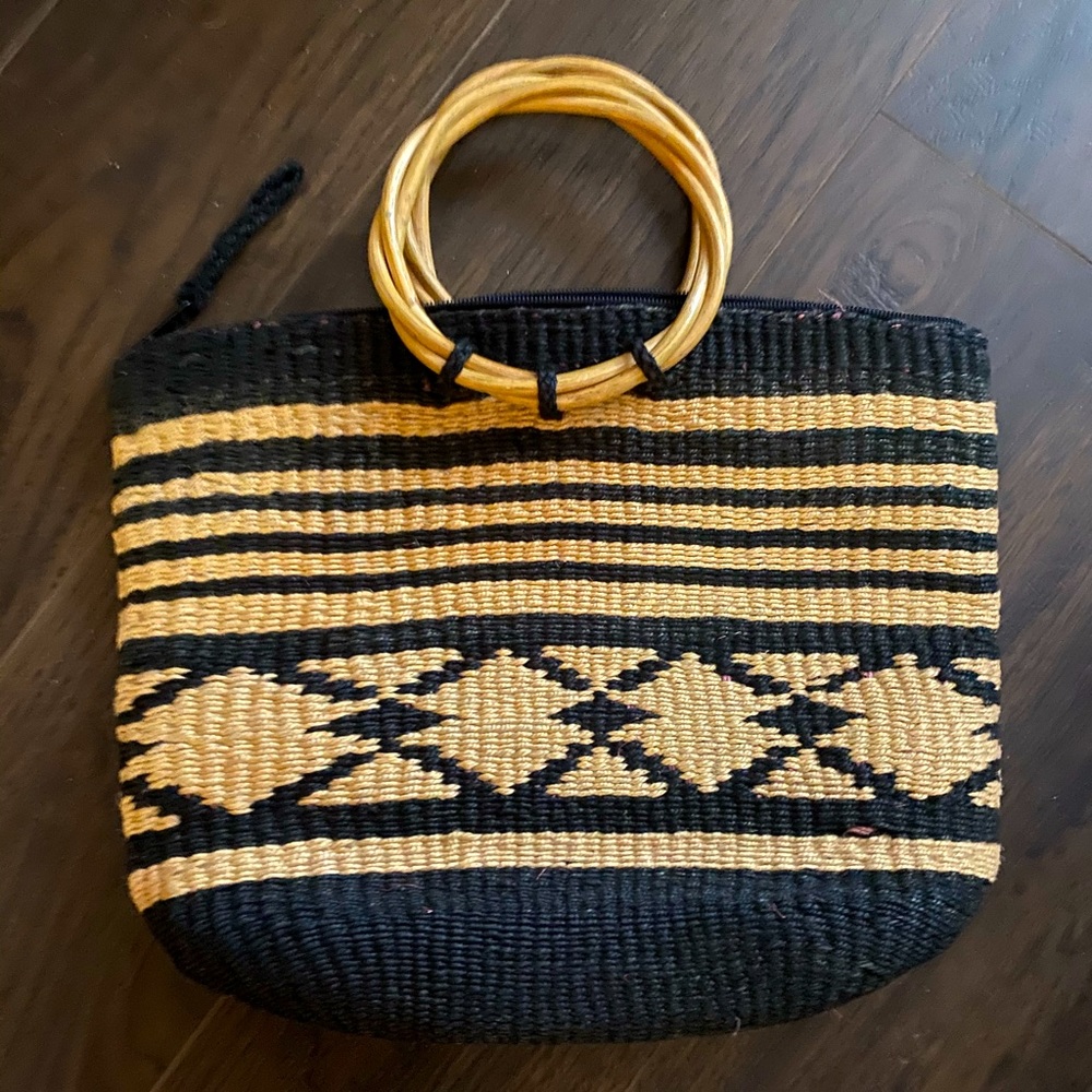 Never used Handmade straw type purse. Made in phillapines